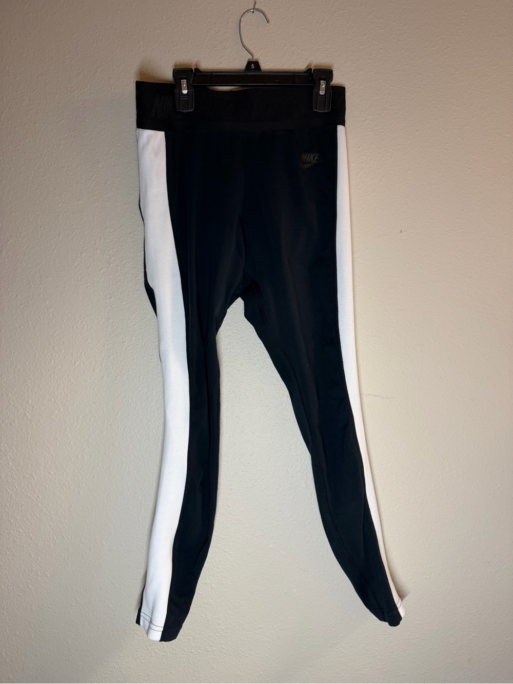 Nike Athletic Leggings | Black & White | Size S | Logo Panel | Stretch Fit Train